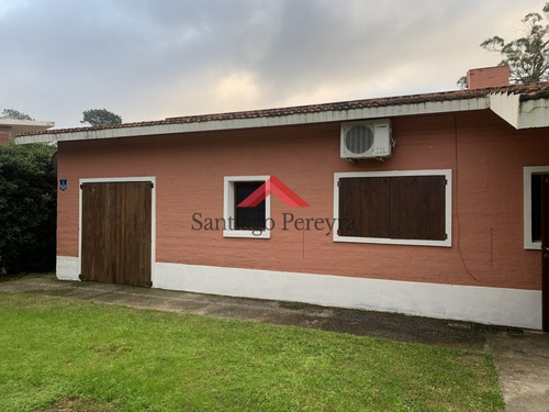 Muy Linda Casa En Punta Del Este- Ref: 6871