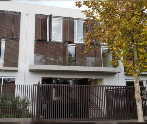 Imagen 2 de 13 de Hermoso Townhouse En Providencia. Excelente Conectividad