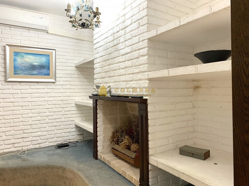 Excelente Residencia De 5 Dormitorios-ref:4553