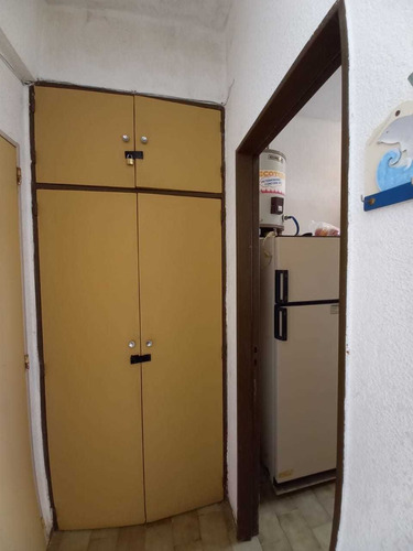 Venta Depto 2 Amb En Zona Centro De Santa Teresita, Amoblado