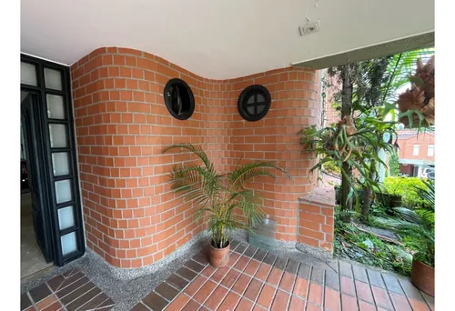 Casa Poblado-san Lucas 366mt2-4 Alcobas + Estudio-exclusiva Unidad