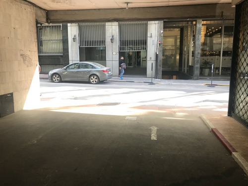 Imagen 7 de 7 de Venta De Oficina Con Garaje En Ciudad Vieja.