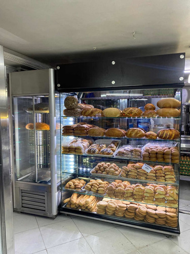 Imagen 3 de 10 de Panadería Bien Ubicada