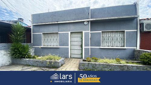 Casa En Venta / Pérez Castellano - Inmobiliaria Lars