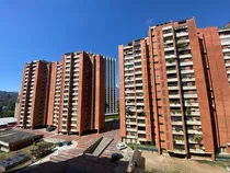 Comprar Prados Del Este, Sector Prado Humboldt !! Excelente Apartamento Piso Bajo, Ubicado Detrás Del Cc Concresa, 120 M2, 3 Hab., 3 Baños Actualizados, 2 Pe, Pisos De Parquet. Edif. Óptimo Mantenimiento !!