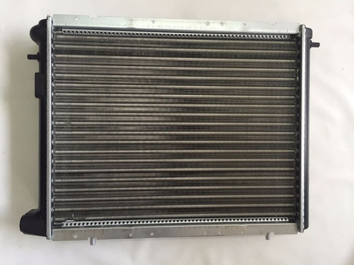 Imagen 4 de 4 de Radiador Renault 19 Rt 1.7 1.8 1.9 Diesel C/ Aire Brazado