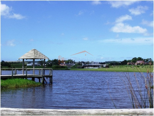 Venta De Terreno En Punta Del Este, La Barra, Barrio Privado El Quijote- Ref: 21342