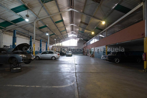 Galpon En Terreno De 3.126 M2 En Venta Chacao I