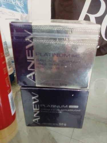 Crema Facial Antiarrugas Anew Platinum Para El Día Y Noche.