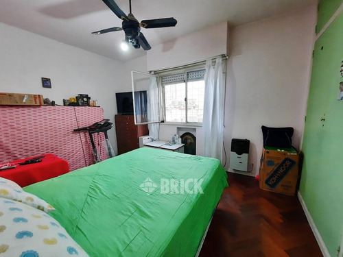 Hipolito Yrigoyen Al 2900 - Impecable Todo Sol Todo Externo