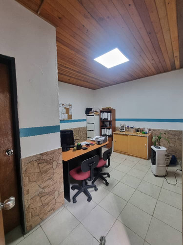Galpón En Venta En Los Teques