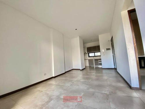 Venta De Dto 3 Ambientes En El Edificio Newen