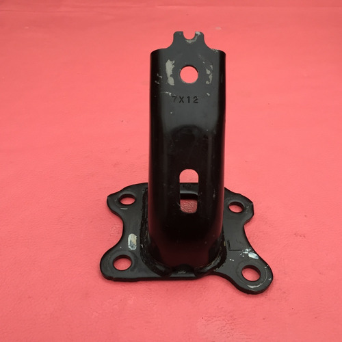 Base Izquierda De Motor Np 300 2014-2020 2.4 Lts Original (Usado)