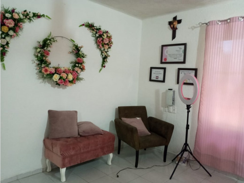 Casa En Venta En El Centro, De 6 Recamaras, Locales Y Piscina