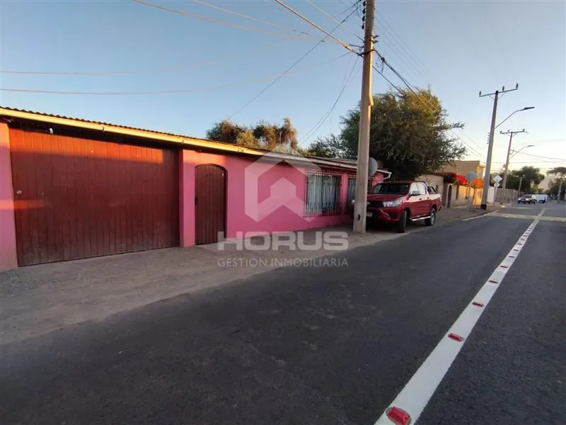 Imagen 1 de 13 de Callejon Cercano A Colegios