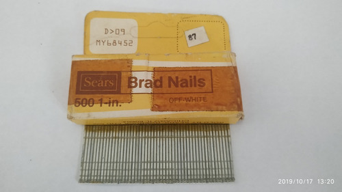 Clavos 1-in (25,4mm) Marca Sears Brad Nails Off White 500pza