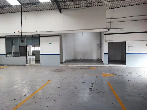Bodega En Arriendo 1.300m2 Poblado