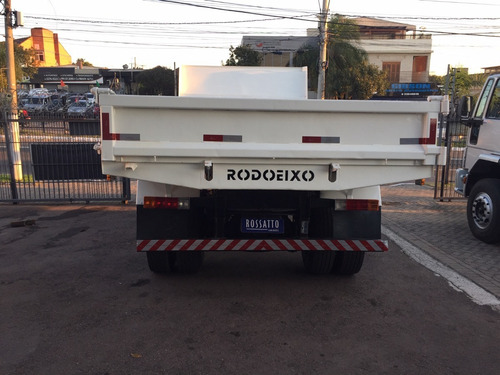 Imagem 5 de 9 de Mb - 1318 Toco 2008 Basc/reduz