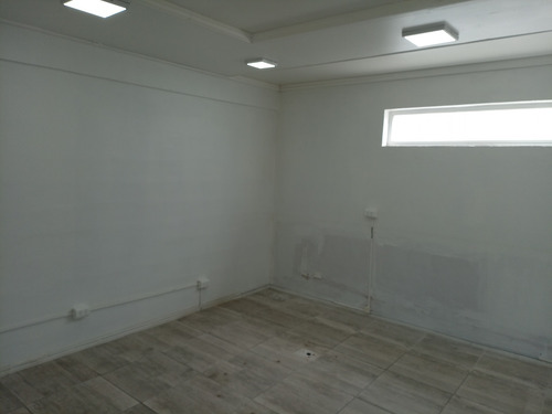Arriendo Local En Segundo Piso, 30 M2 Excelente Ubicación