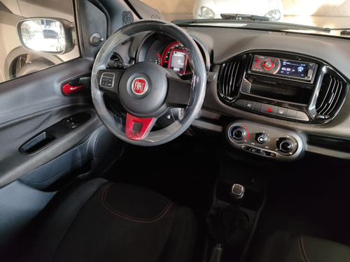 Fiat Uno 1.4 Sporting Flex 5p