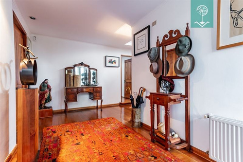 Venta Casa 6 Dormitorios 4 Baños En Cerro Calan, Las Condes