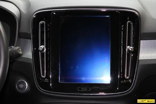Volvo XC40 2.0 T4 FWD MOMENTUM II TP
