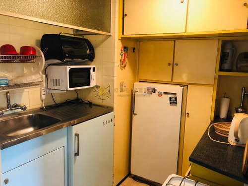 Apartamento En Muy Buena Ubicacion, De 1 Dor, 1 Baños Con Excelente Linda Vista.-ref:2211