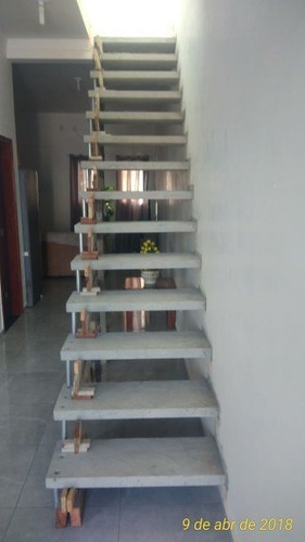 Imagem 3 de 5 de Escadas Pré Moldadas De Concreto