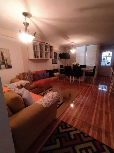 Imagen 2 de 10 de Se Vende Town House En Urb Campo Claro, Av Bella Vista