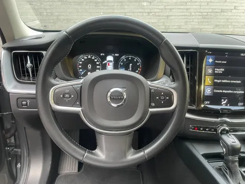 Volvo XC60 2.0 T5 Momentum At