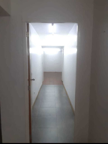 Imagen 4 de 8 de Alquilo Casa Comercial 290m2 Chuao 9750