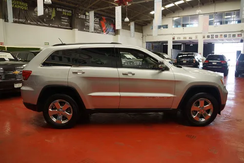 Jeep Grand Cherokee 5.7 Limited Premium V8 4x2 Mt