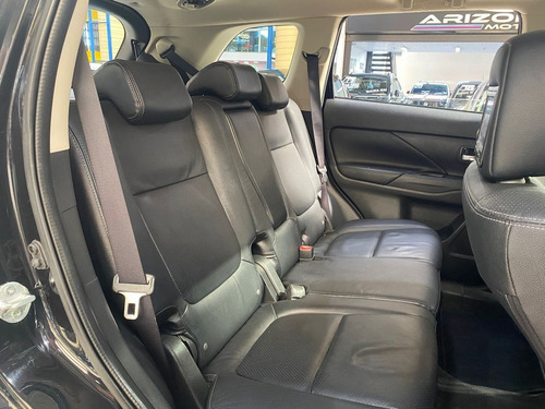 Imagem 11 de 14 de Outlander 3.0 Gt 4x4 7l Gasolina 4p Automático 2014/ 2015