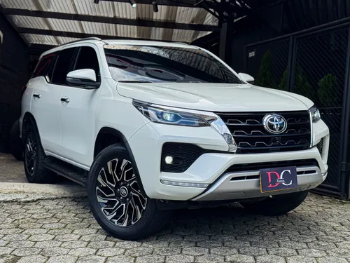 Toyota Fortuner Srv 2.4 At 2022 Especial