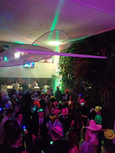 Imagen 4 de 10 de Alquiler De Karaoke, Discplay, Para Todo Tipo De Eventos