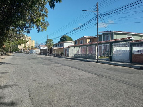 Casa Duplex En Venta 443 Mts Zona Exclusiva De Cagua Urb Santa Rosalia 25-5347 Gjg