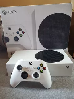 Xbox Series S + Brinde Controle Com Fio