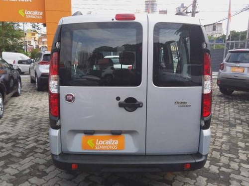 Imagem 5 de 15 de Fiat Doblò 1.8 Mpi Essence 7l 16v Flex 4p Manual