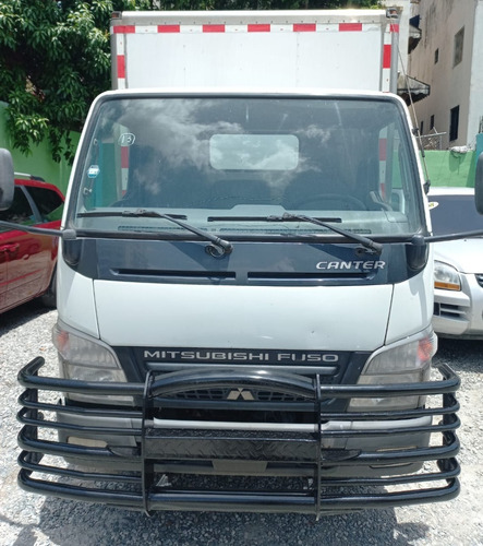 Imagen 2 de 11 de Camion Mitsubishi Fuso Con Furgon 2016 Como Nuevo