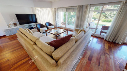 Casa En Venta 4 Dormitorios, Parrilla, Pileta. Acassuso Libertador Al Río.