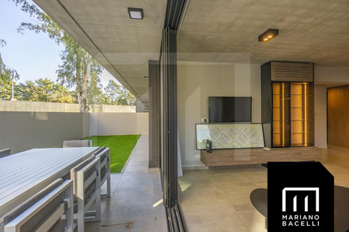 Departamento En Venta En Complejo 3300 Cabral Canning