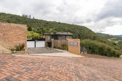 Casa En Arriendo/venta En La Calera. Cod V17962