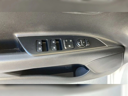 Kia Rio 5 LX 1.4L 6MT RI (2316)