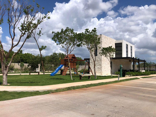 Casa En Venta En Privada En Cholul A 5 Min De Altabrisa,mérida,yucatán