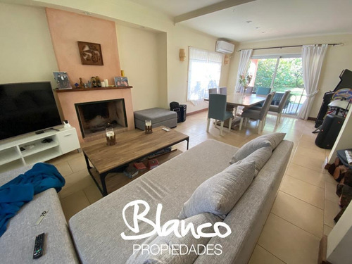Muy Linda Casa A La Venta En El Barrio La Lomada - Pilar