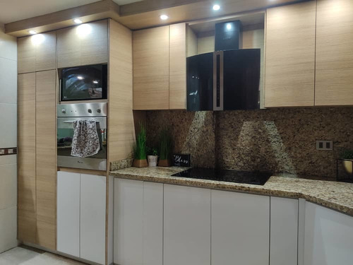 Imagen 9 de 14 de Excelente Tonwhouse Conj Res Los Eucaliptos. Llano Alto Carr