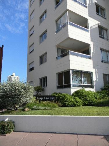 Imagen 1 de 11 de Apartamento En Edificio Cap Ferrat A 200 Metros Del Mar