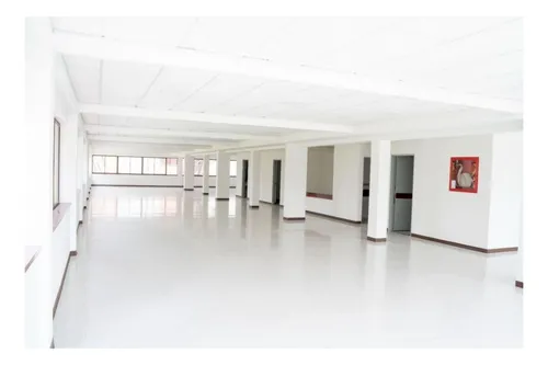 Edificio En Arriendo, Sector Modelia, Excelente Ubicacion