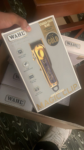 Máquina de cortar cabelo Wahl Magic Clip Gold sem fio