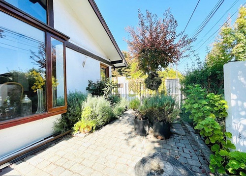 Casa En Venta De 4 Dorm. En Vitacura